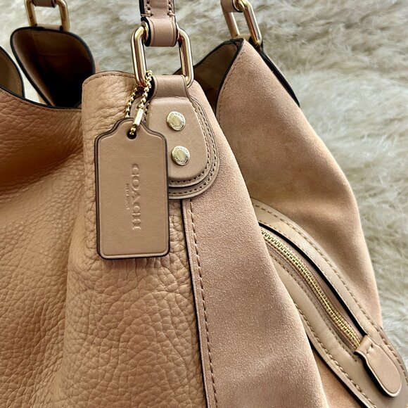 Coach Edie 42 Pebble Leather & Suede (Large) - Picture 6 of 11